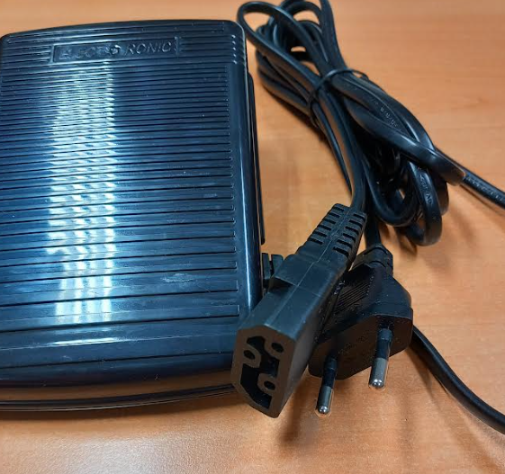 Pedale machine à coudre Toyota (fiche creuse)