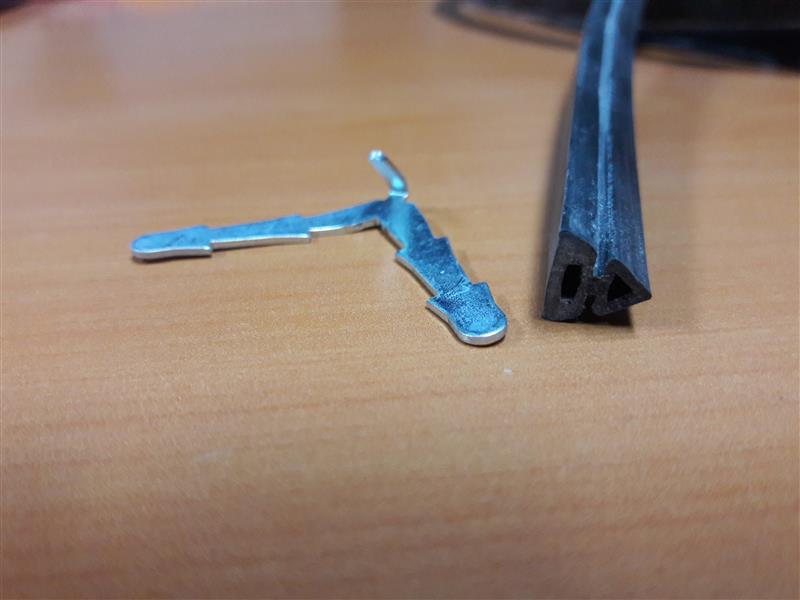 JOINT DE PORTE DE FOUR UNIVERSEL - 300 MM