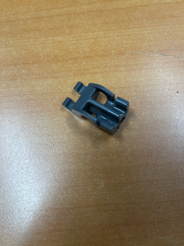 CLIPS / PALIER PANIER INFERIEUR GRIS LV IKEA /WHIRLPOOL  481010600198