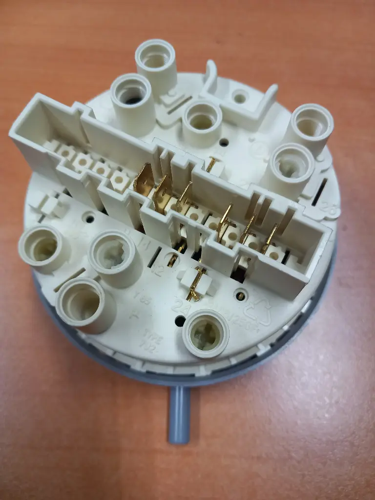 PRESSOSTAT ML WH 481927128711  - Jusqu'à fin de stock-40/18-48/18-792054