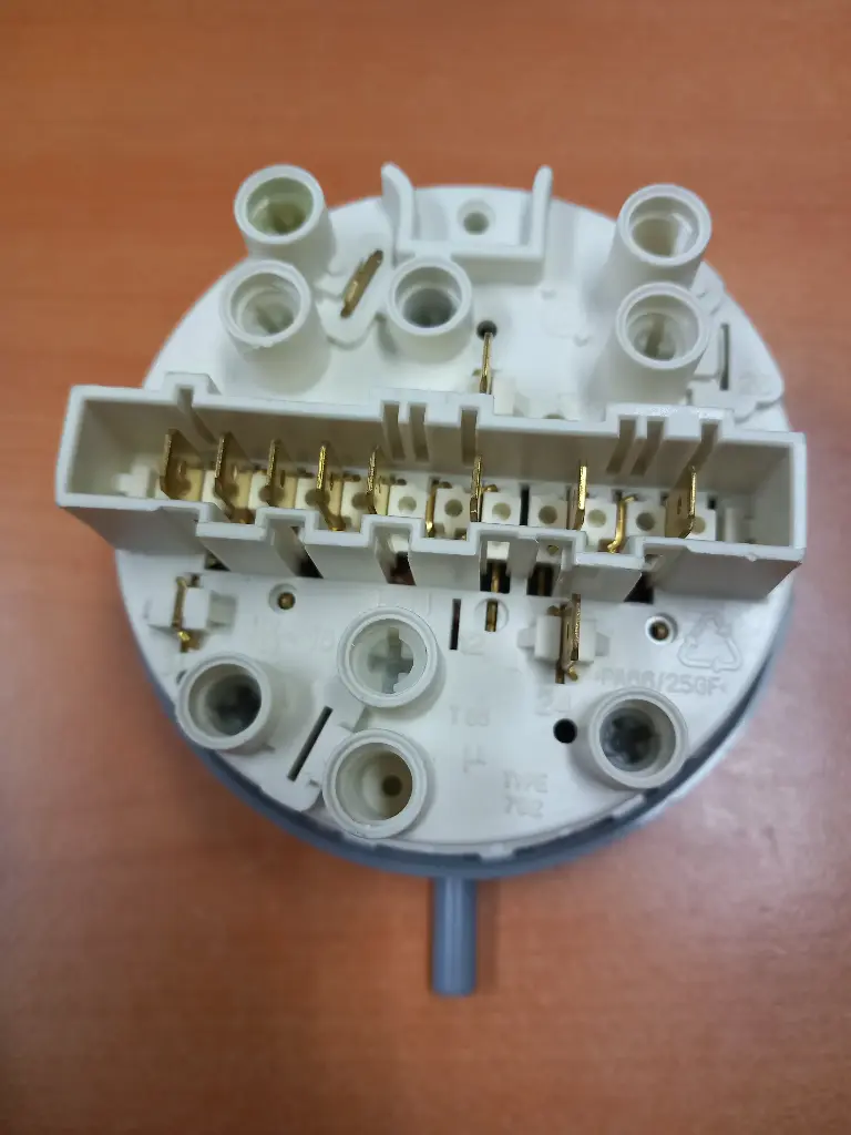 PRESSOSTAT ML  WH 481927128926 - Jusqu'à fin de stock