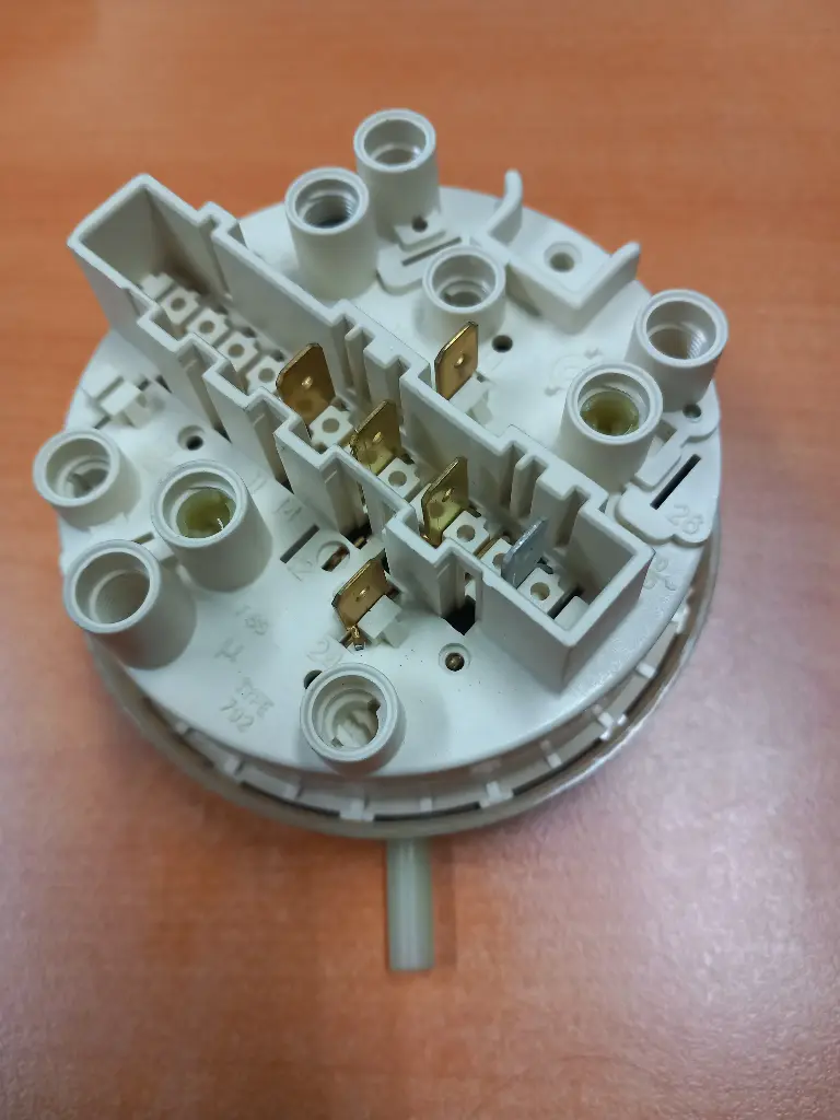 PRESSOSTAT ZA 50209550008-