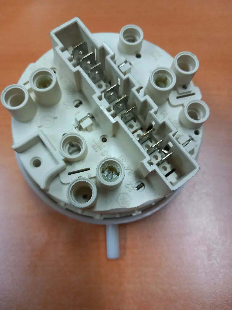 PRESSOSTAT ML EL 1246839904 - Jusqu'à fin de stock-dessus 124683991