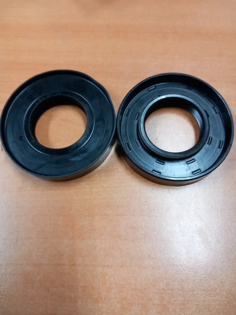 BOURRAGE 35 X 68 X 14- BAUKNECHT-WHIRLPOOL-481217408722-22/0001.0000.6055