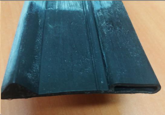 JOINT DE BAS DE  PORTE LV WHIRLPOOL 481946668189 - jusqu'à fin de stock