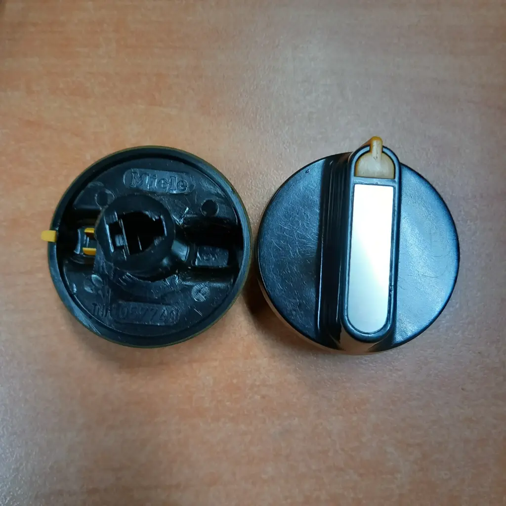 BOUTON BRUN COMMANDE ML MIELE 1057740  - DIAM 4.2CM