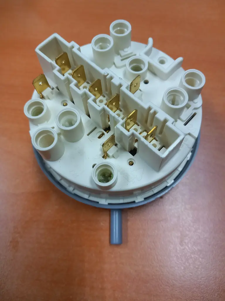 PRESSOSTAT ZA 50209631006-jusqu'à fin de stock-325/00 793019