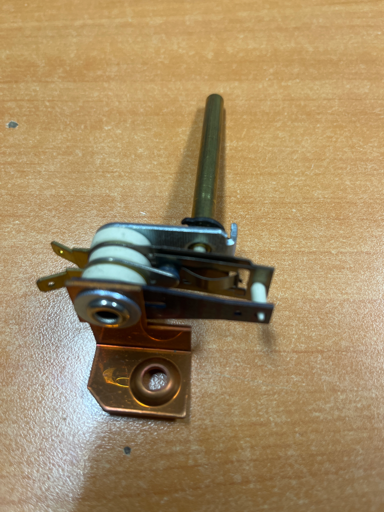 Thermostat chauffe-eau Bosch 073738 - Jusqu'à fin de stock