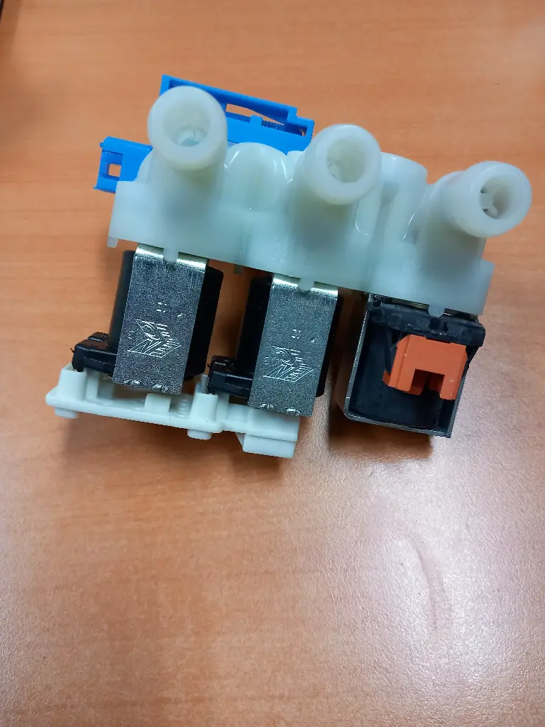 ELECTROVANNE TRIPLE ML BAUKNECHT-WHIRLPOOL-481010403135-C00380535