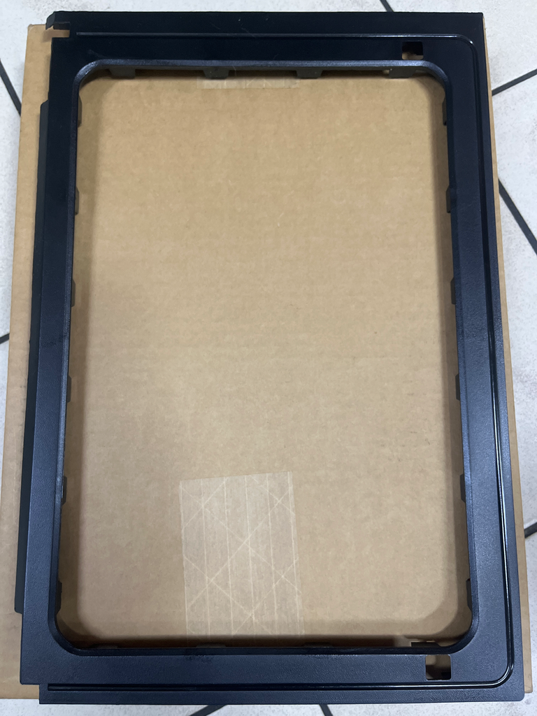 ENCADREMENT INTERIEUR PORTE M.O. WHRILPOOL MT40 / MT42 / MT46 - 481945948932 - Jusqu'à fin de stock