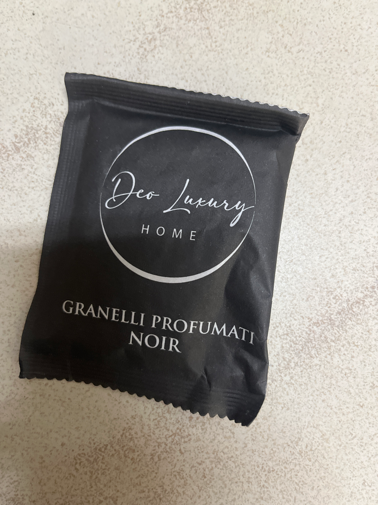PARFUM D'INTERIEUR - SACHET (35G) DE GRANULES PARFUMEES "NOIR"
