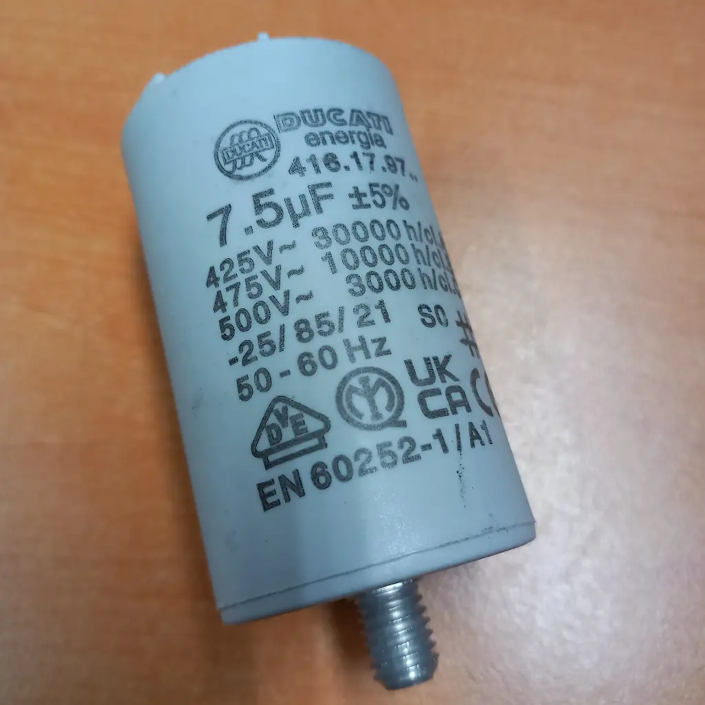 CONDENSATEUR 7.5 µf 425v-500v