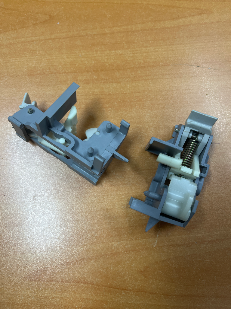 MECANISME VERROUILLAGE DE PORTE LV BAUKNECHT / WHIRLPOOL 481941758028 - Jusqu'à fin de stock