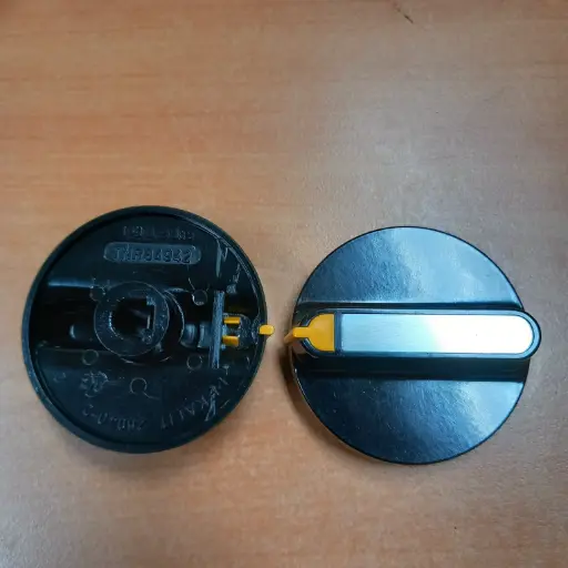 [302.001.026.015] BOUTON BRUN COMMANDE ML MIELE 84942 - 00084942 - DIAM 47MM