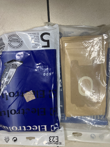 [627.010.068.023] SACS ASPIRATEUR BALAIS ELECTROLUX E21 /  E23 - 323507558