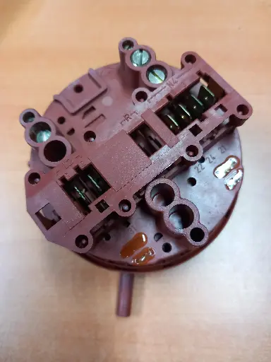 [104.001.032.001] PRESSOSTAT AEG 645266130 -8996452661300 - Jusqu'à fin de stock-49/37-132/105-183/155