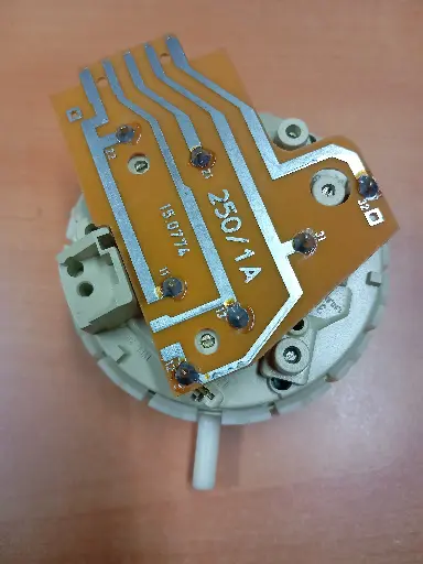 [104.001.032.003] PRESSOSTAT AEG 645146840-8996451468400