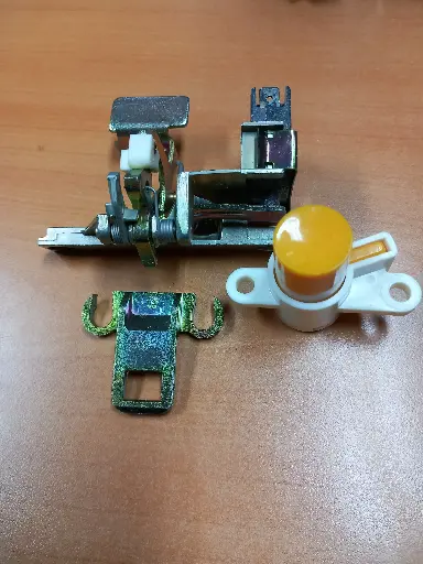 [117.001.026.003] ELECTROSERRURE SWITCH ML + BOUTON POUSSOIR MIELE 00095180