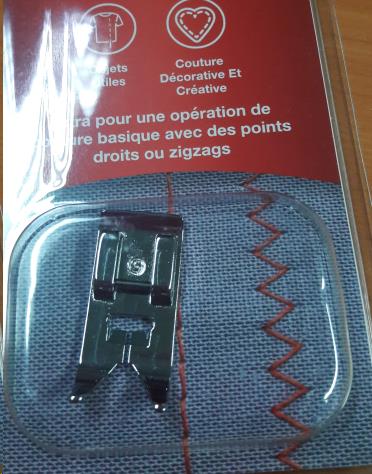 [995.043.014.018] PIED MULTI  USAGE  MACHINE A COUDRE SINGER - 250026803