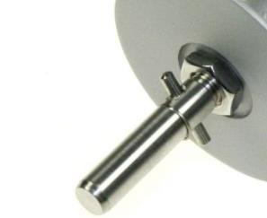 [404.030.073.007] AXE FIXATIONS AVEC BAYONNETTE POUR FOUET / MELANGEURS ROBOT KENWOOD - KW182779