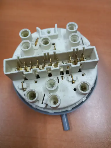 [104.001.005.004] PRESSOSTAT ML  WH 481927128713 - Jusqu'à fin de stock
