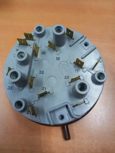 [104.001.005.006] PRESSOSTAT ML  WH 481927128488 - Jusqu'à fin de stock-110/70-150/110-215/150
