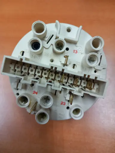 [104.001.005.008] PRESSOSTAT ML  WH 481990701667 TYPE 792 7C - Jusqu'à fin de stock