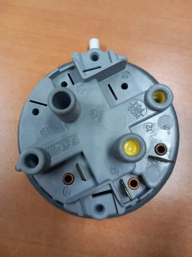 [104.001.034.001] PRESSOSTAT ML ARISTON 217 104.145.34.3.8938