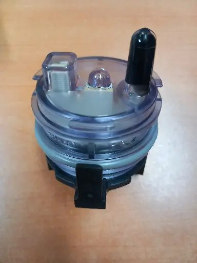 [104.002.005.013] PRESSOSTAT-KIT OPTICAL LV WHIRLPOOL 484000000420-C00311805
