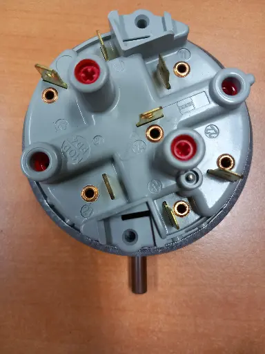 [104.002.005.012] PRESSOSTAT LV WHIRLPOOL 481927128525 45/15-70/25 -100-2702C