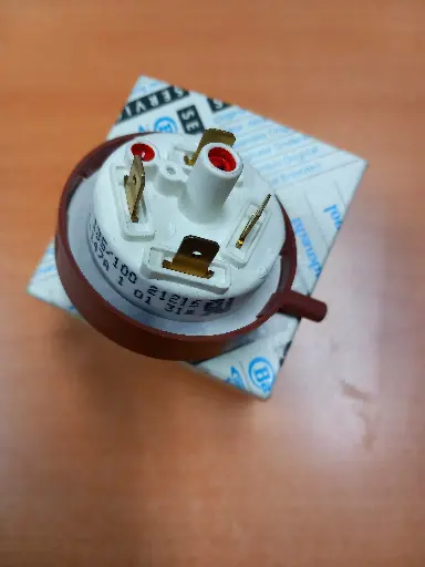 [104.002.005.002] PRESSOSTAT LV WHIRLPOOL 481227128034-135/100-21216